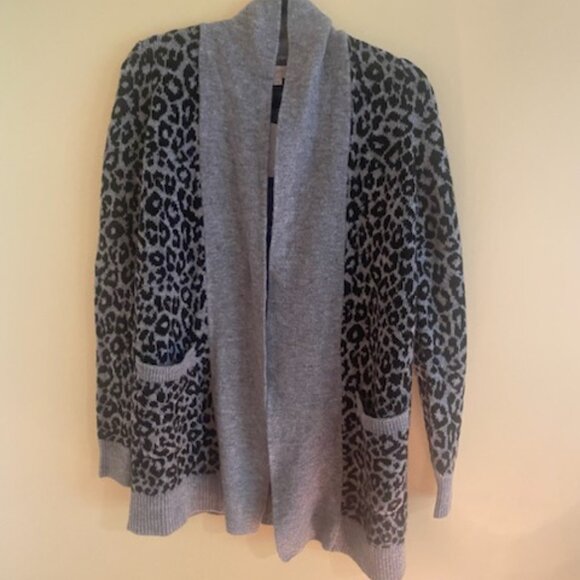 LOFT Cheetah Print Sweater/Cardigan Color Black and Grey Size X-Small NWT - Picture 1 of 6